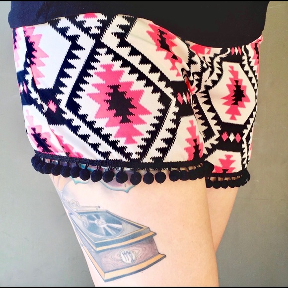 Francesca’s Southwestern Shorts, Tan, Hot Pink, M - Picture 6 of 6